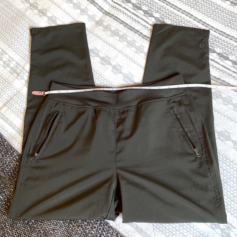 Chic sport long pants NWOT
